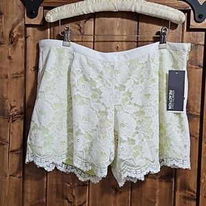 Kenneth Cole Reaction White Floral Lace Neon Green Lined 5" Shorts Size Large